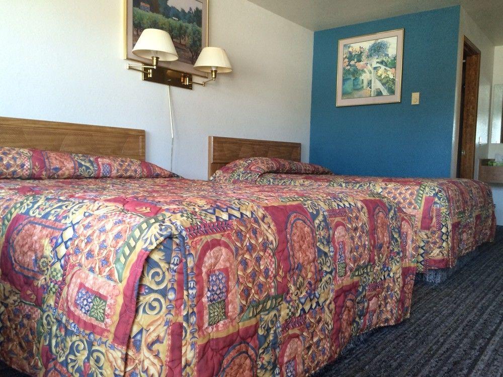 Silver Sands Motel Флоренс Экстерьер фото