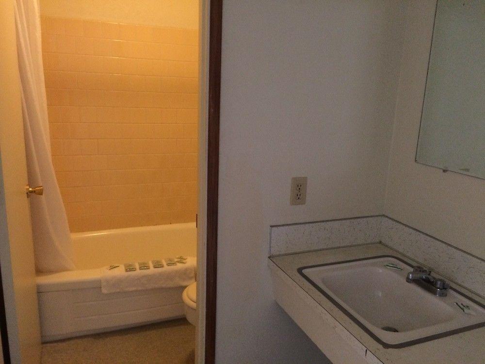 Silver Sands Motel Флоренс Экстерьер фото
